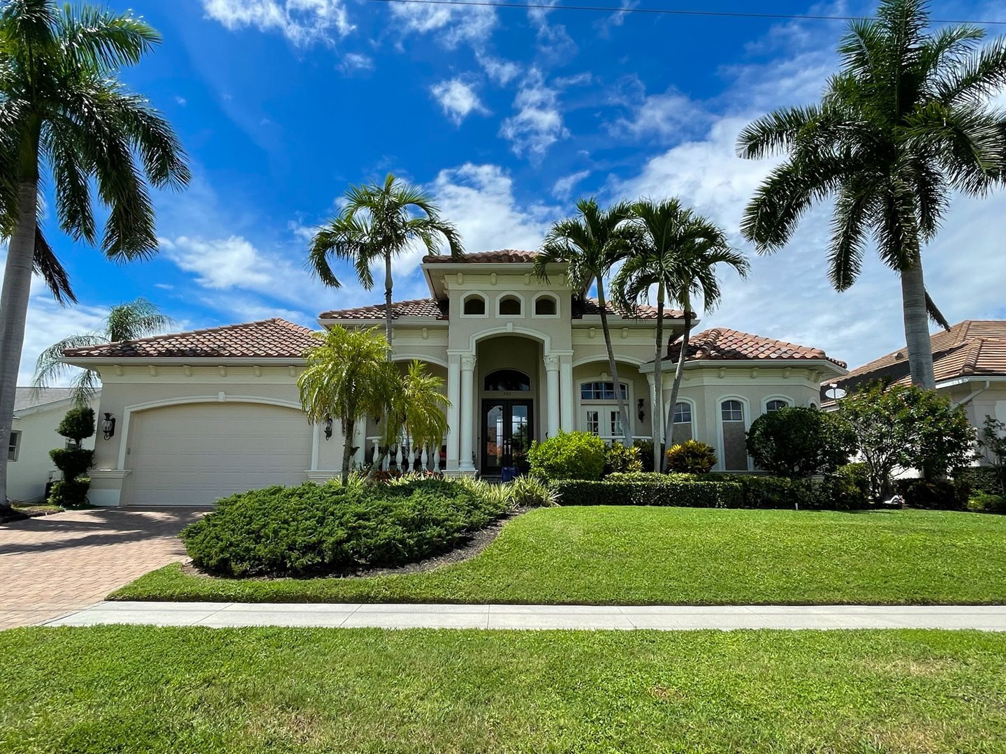 Hernando 565 in Marco Island, FL