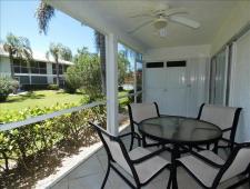 Screened Lanai w/washer/dryer
